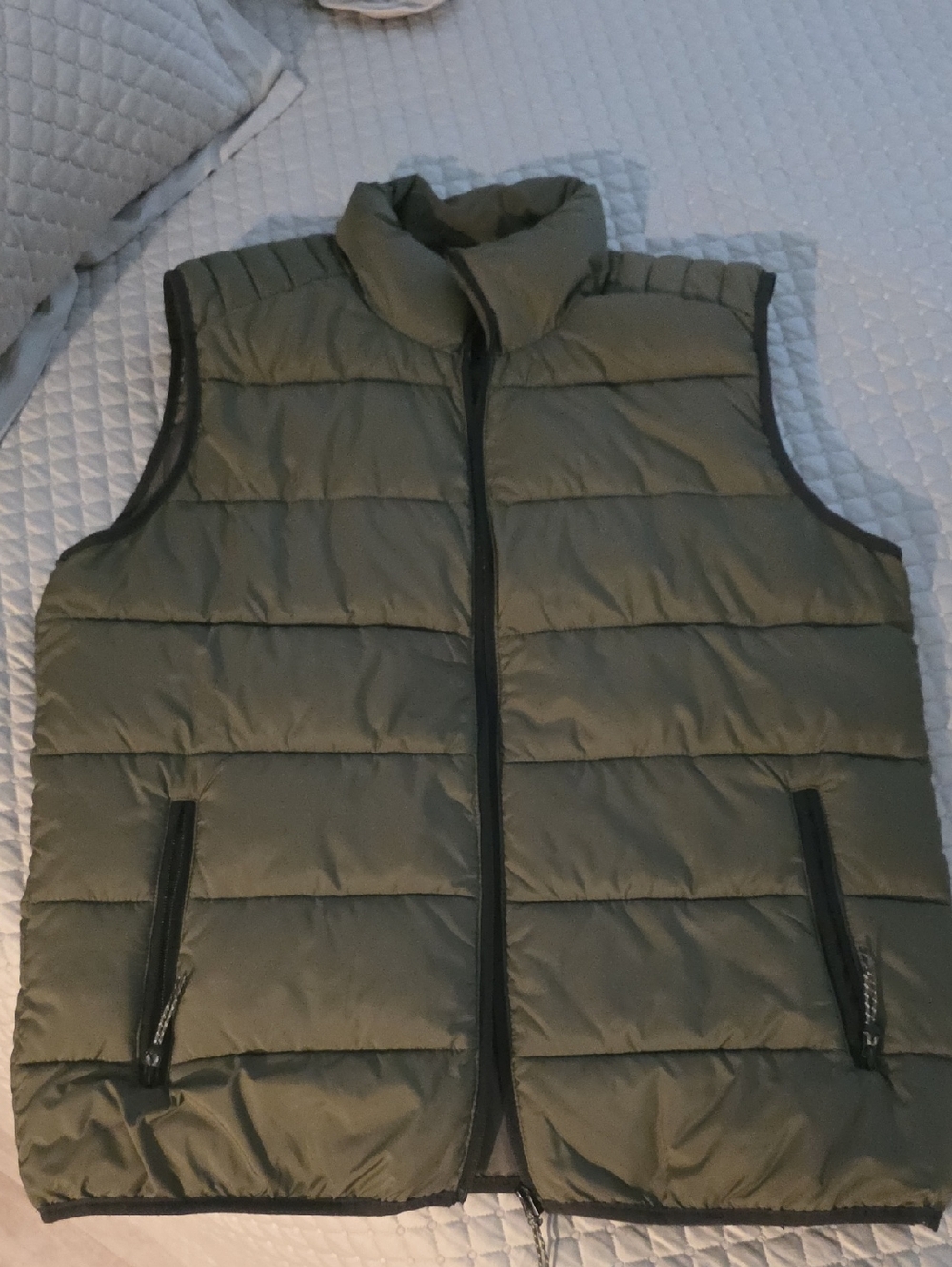 Men’s Quilted Puffer Vest in Olive Green